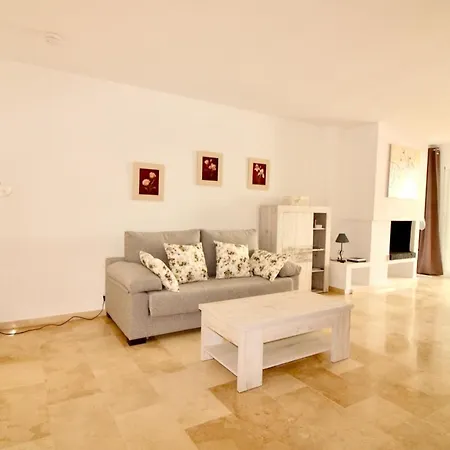 Apartment Avenida Del Carmen * Estepona